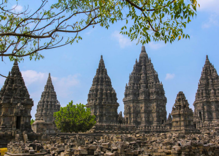 PT TWC Respons Video Viral di Candi Prambanan, Pengawasan Wisatawan Ditingkatkan