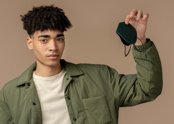 Simpel dan Nyaman Setiap Harinya, Simak 7 Inspirasi Outfit Corduroy yang Populer di 2025