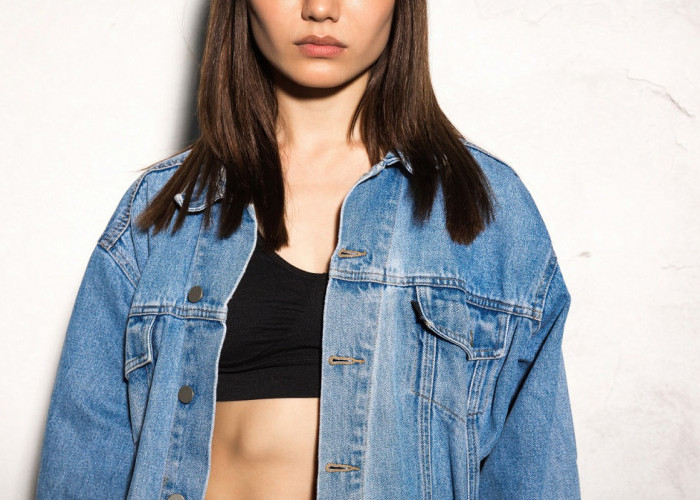 Dari yang Klasik hingga Tampilan Modern, Inilah 5 Inspirasi Outfit Denim Unisex 2025 yang Layak Dicoba