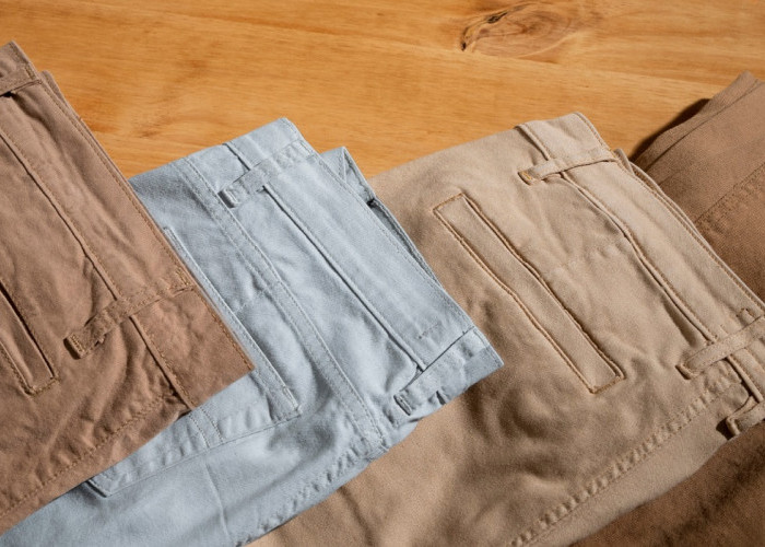 Ciptakan Kesan Klasik dan Elegan, Inilah 7 Ide Styling Outfit Celana Corduroy Anti Ribet Tahun 2025