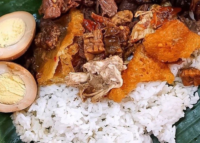 5 Tempat Makan Gudeg Enak Dekat Stasiun Tugu Jogja, Legendaris dan Ramah di Kantong