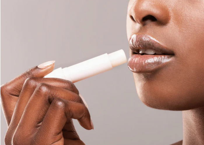 Tips Memutihkan Bibir Hitam Secara Alami, Ini 5 Pengobatan Rumahan yang Bisa Dicoba! 