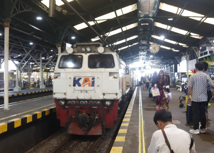 Imbas Tabrakan KA Argo Bromo Anggrek-KRL, Perjalanan Kereta dari Yogyakarta Banyak Dibatalkan
