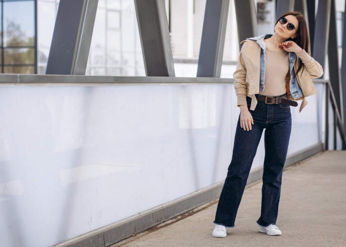 Berikan Nuansa Lebih Segar, Intip 6 Rekomendasi Sepatu Terbaik untuk Paduan Flare Jeans