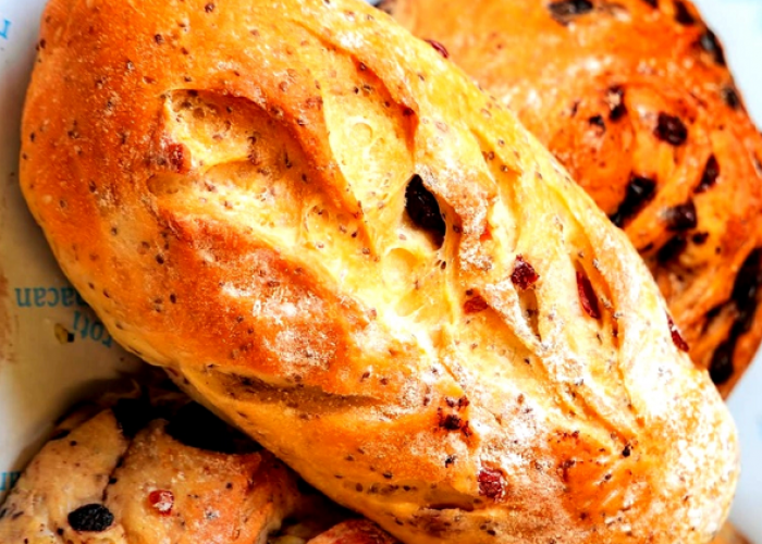 Rahasia Kelezatan Cranberry Cheese Bread di Bandung Roti Viral Paling Autentik