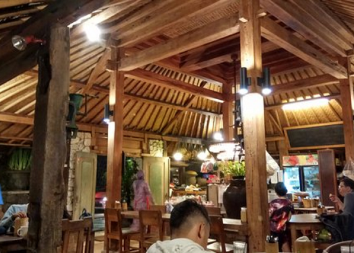 Destinasi Kuliner Malam di Kawasan Dago Paling Ikonik, Sambil Menikmati Dinginnya Bandung Utara