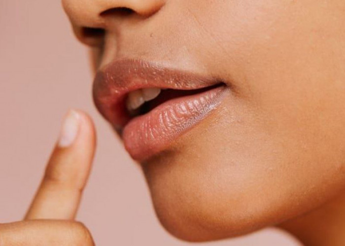 Ingin Mencerahkan Bibir Gelap Akibat Merokok? Simak Tips Berikut Ini Jangan Sampai Kelewatan
