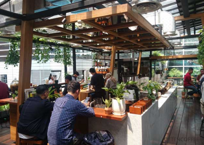 Berburu Kuliner Lezat di Sekitar Stasiun Istora Mandiri dengan Pilihan Menu Menggugah Selera 