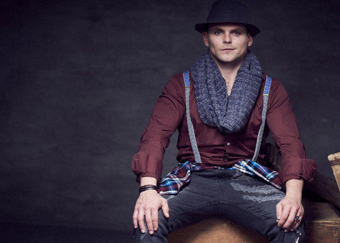 4 Gaya Fashion Retro 90an yang Minimalis dan Jadi Inspirasi Pria Masa Kini, Cek Lengkapnya Disini