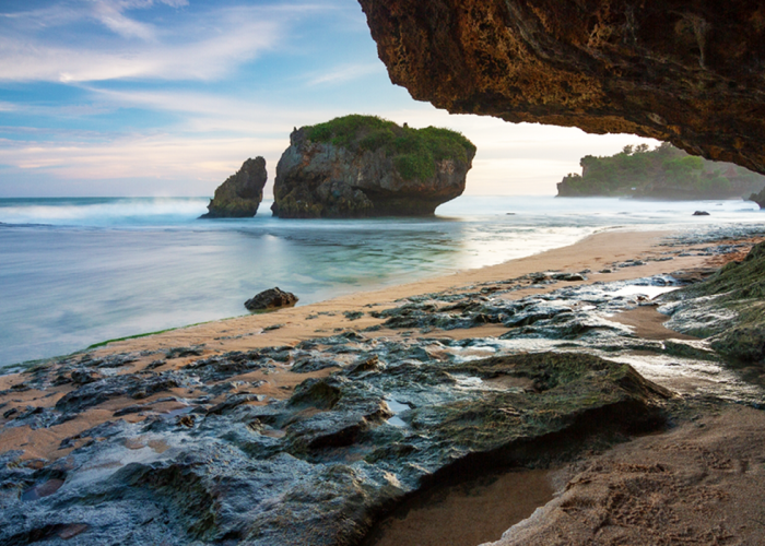 Wisata Pantai Mesra Gunungkidul: Daya Tarik Ombak Estetik Memesona, Cek Disini