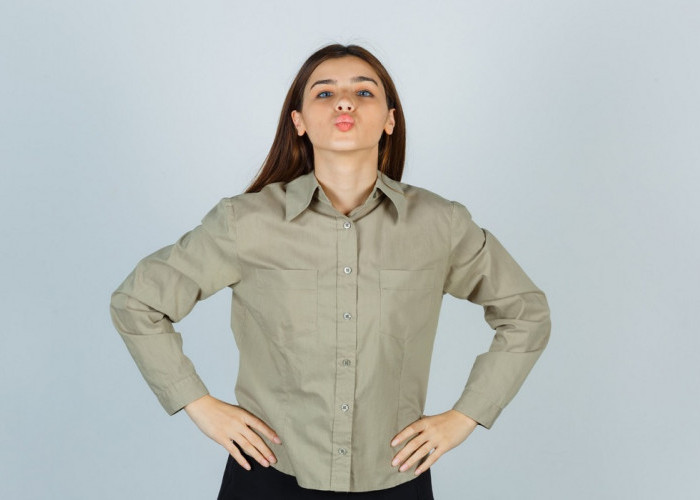 Sajikan Gaya Modis dan Otentik, Ini Dia 5 Ide Paduan Outfit Kemeja yang Menarik untuk Wanita