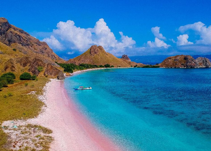 Deretan Pantai Eksklusif dan Spot Diving Terbaik Eksotis Paling Populer dan Memukau di Indonesia 