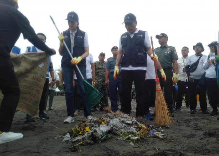 Kementerian Pariwisata dan Pemda DIY Gaungkan Gerakan Wisata Bersih di Pantai Parangtritis