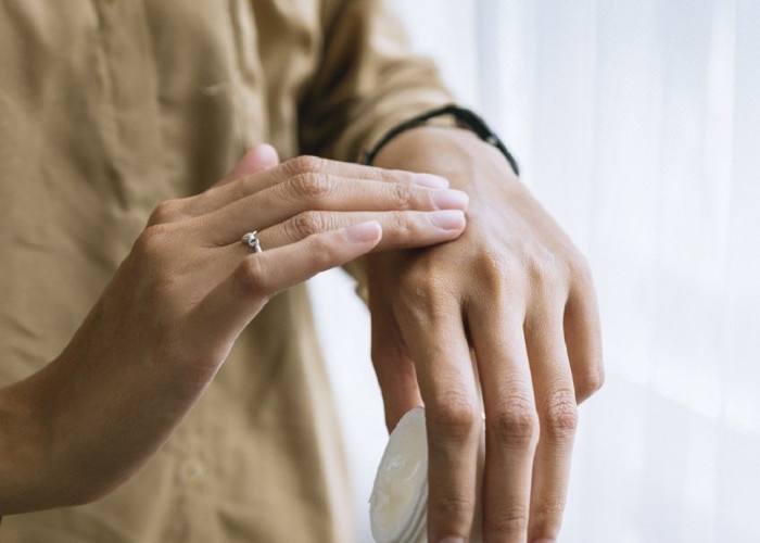 Kulit Belang? Berikut 4 Cara Perawatan Kulit Tangan Agar Putih Sempurna, Jangan Nyesel Kalau Nggak Cobain