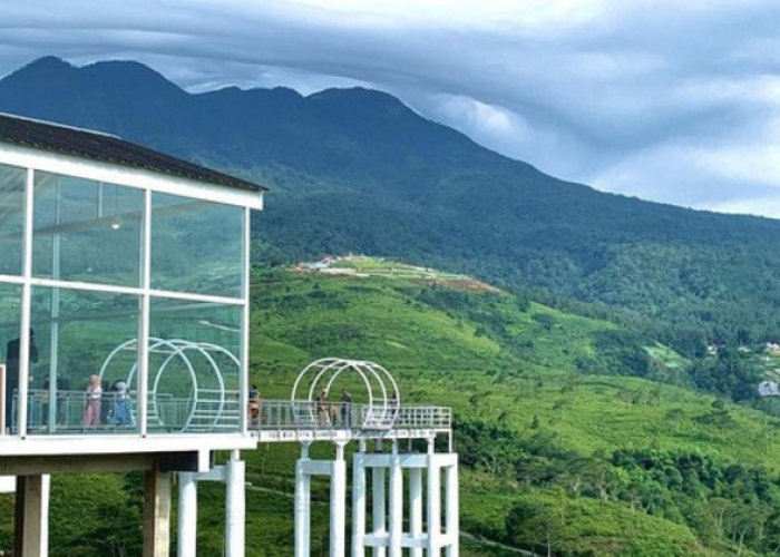 Rekomendasi Wisata Kelompok Karanganyar di Kemuning Sky Hills Mulai Rp100 Ribuan