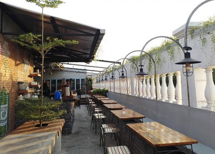 Rekomendasi Cafe Rooftop Surabaya, Sajikan Pemandangan Cantik dan Instagramable