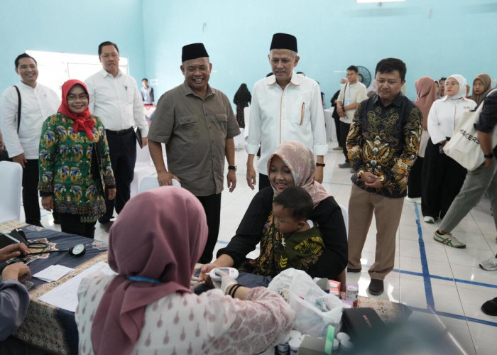 350 Warga Padati Gayamharjo, LPS dan Bupati Sleman Turun Langsung Bagikan Sembako dan Layanan Kesehatan Gratis