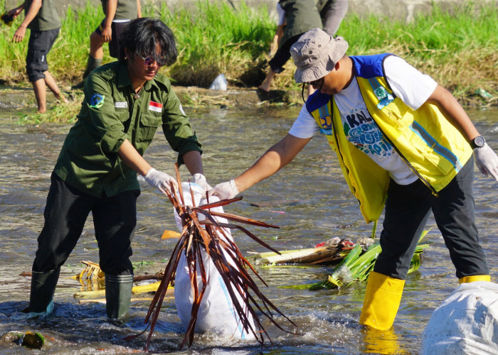 Mahasiswa Temukan Popok hingga Styrofoam di Sungai Code, Pemkot Jogja Siapkan Rencana Temporary Barrier