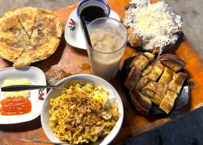 Soto Ceker dan Angkringan Jadi Kuliner Malam Legendaris di Gandaria