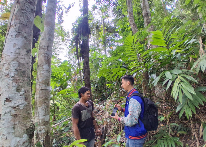 Mantri BRI Terobos Kabut dan Jalan Terjal, Jaga Asa Pelaku Usaha Cianjur Selatan