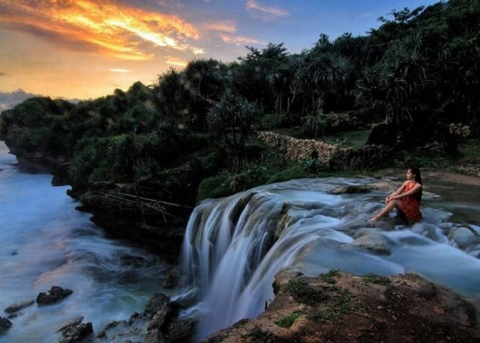 Sensasi Air Terjun Jatuh ke Laut, Wisata Terbaru 2024 Pantai Jogan Yogyakarta