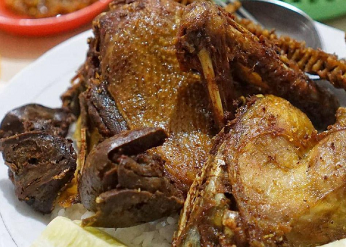 Surga Bebek Goreng di Surabaya ini jadi Warung Legendaris yang Bikin Nagih