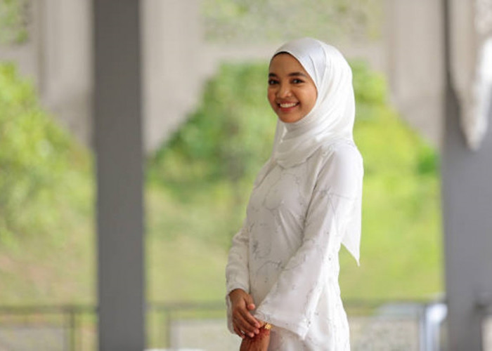 Tampil Manis Sesuai Usia, Simak Ide OOTD Kondangan Remaja yang Simpel dan Casual