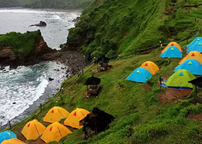 Camping Ground di Wisata Terbaru 2024 Pantai Menganti? Sensasi Menginap di Alam Bebas, Yakin Nggak Mau Coba? 
