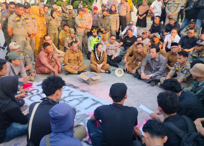 Ajak Mahasiswa Pendemo Duduk Bareng, Bupati Paramitha Siap Terima Saran dan Kritik Demi Kemajuan Brebes