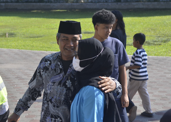 359 Jamaah Haji Kota Yogyakarta Tiba di Balai Kota, Disambut Haru Keluarga