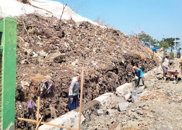 Pembangunan Pagar Keliling, Kanopi dan Jalan Beton TPA Kaliwlingi Brebes Digelontor Rp1,811 Miliar