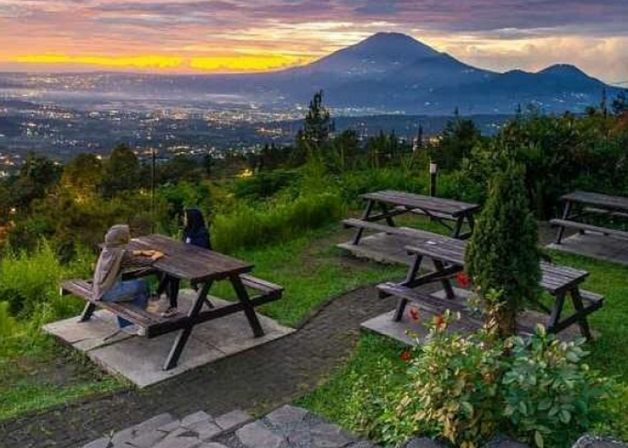 Pilihan Tempat Ngopi dengan View Alam Terbaik di Bandungan Semarang Mulai Rp 14 Ribu Saja