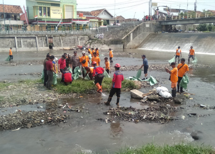 Pemkot Yogyakarta Bakal Tambah Pemasangan 7 Trash Barrier di Empat Sungai 