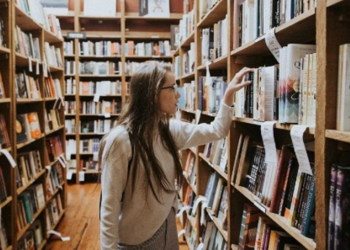 Sering Menyesal Membeli Buku? Ini Dia 8 Tips Menemukan Buku yang Cocok dengan Minat dan Kebutuhan Kamu!