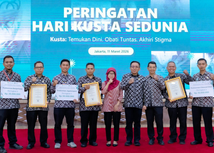 Paparkan Praktik Baik Eliminasi Penyakit Kusta, Kepala Dinkesda Brebes Terima Penghargaan Dari Kemenkes