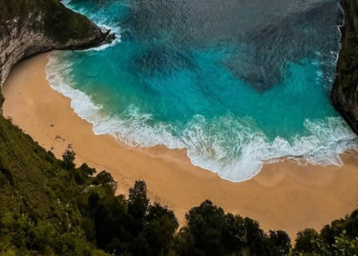 Wisata terbaru 2024! Pantai Kelingking menyajikan pemandangan yang tak terlupakan