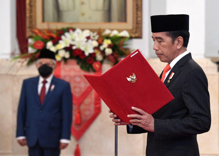 Ijazah Presiden Jokowi Berbeda, Begini Penjelasan Rektor UGM 