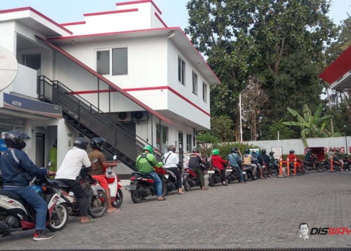 Antrean Pertalite Mengular Dimana Mana, Pengamat Ekonomi Ungkap Penyebabnya