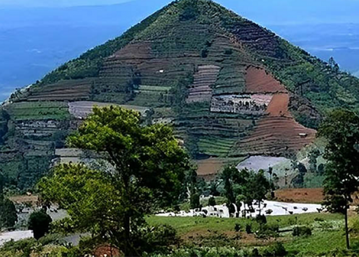 Destinasi Wisata Cianjur, Misteri Kehidupan Prasejarah dan Kemegahan di Situs Gunung Padang