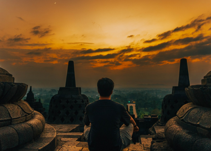 Pengalaman Eksklusif Tur Sunrise Candi Borobudur, Menikmati Cahaya di Puncak Stupa, Cek Info Selengkapnya