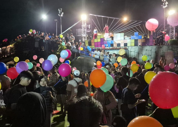 Tanpa Kembang Api, HEHA HORE 2026 di HeHa Sky View Tetap Meriah dengan 1.000 Balon Menyala
