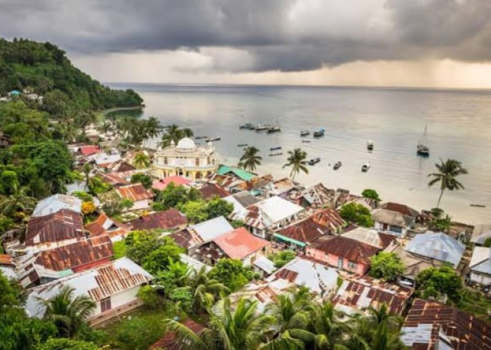 Temukan Keindahan Wisata Terbaru 2024 Pulau Rhun, Permata Tersembunyi Tengah Laut Maluku