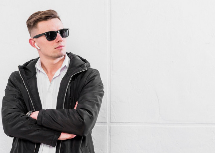 Efektif Tingkatkan Gaya Pribadi, Simak 5 Rekomendasi Kacamata Hitam Pria Terbaik dengan Desain yang Modern