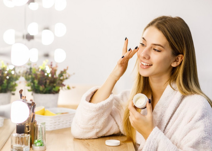 Simak 5 Rekomendasi Skincare Untuk Memutihkan Kulit Wajah: Lakukan Dengan Teratur, Agar Glowingnya Maksimal!