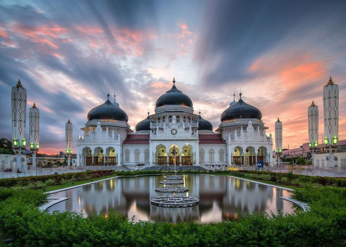 Wisata Terbaru 2024? 8 Wisata Religi Di Aceh Ramai Dikunjungi Saat Ramadhan