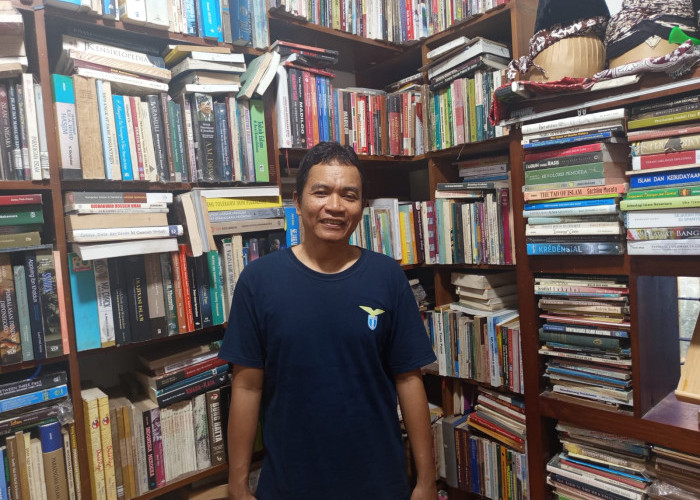 Kecintaan pada Buku Berbuah Ribuan Koleksi, Samban Library Jadi Rujukan Peneliti Dalam Hingga Luar Negeri