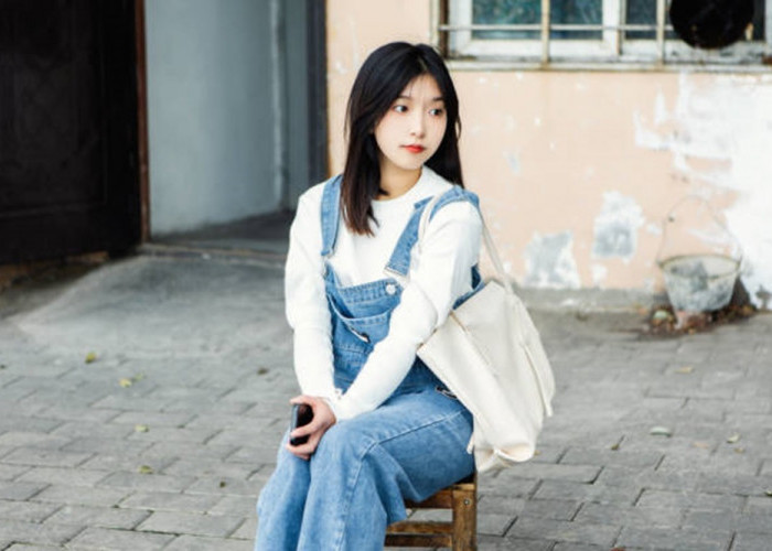 Inspirasi OOTD Overall yang Cocok untuk Berbagai Gaya, Tampilan Simple Beri Kesan Manis