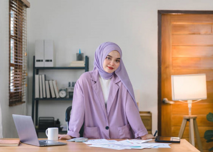 Bingung Baju Lilac Cocok dengan Hijab Warna Apa? Ini Inspirasinya yang Elegan dan Stylish