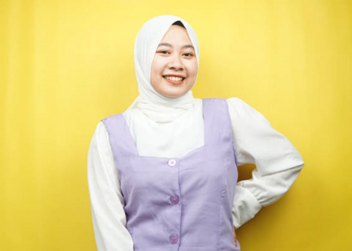 Inspirasi Tampil Chic dan Kekinian dengan Padu Padan Rompi untuk Hijabers, Cek Disini