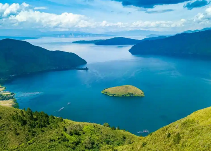 Keajaiban Danau Toba jadii Destinasi Ikonik untuk Liburan Bersama Keluarga, Simak Ulasan Selengkapnya Berikut